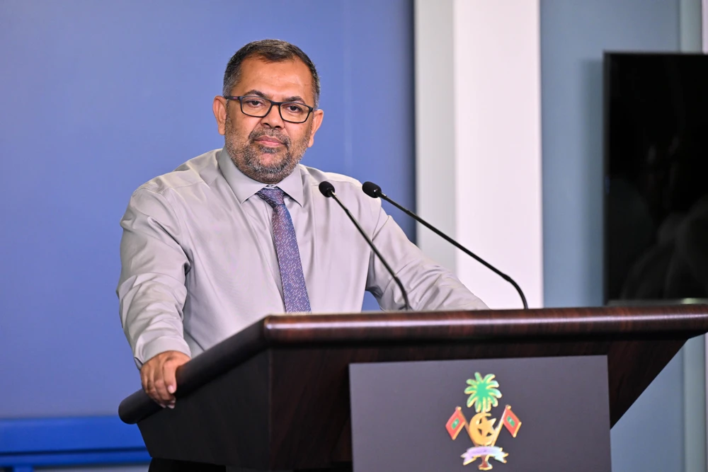 photo for ފޮޓޯ: ރައީސް އޮފީހުގައި ބޭއްވި ނޫސްވެރިންގެ ބައްދަލުވުމުގައި ޚާރިޖީ ވަޒީރު