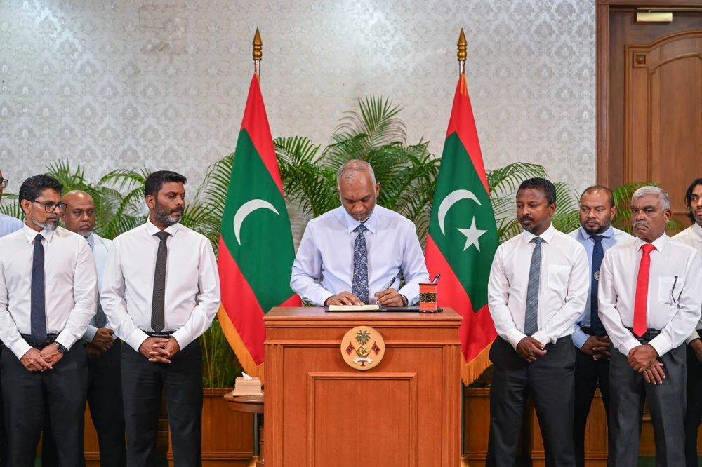 photo for ފޮޓޯ ގެލެރީ: ކުޅިވަރު ޤާނޫނަށް 1 ވަނަ އިޞްލާޙު ގެނައުމުގެ ބިލު ތަސްދީގުކުރައްވައިފި