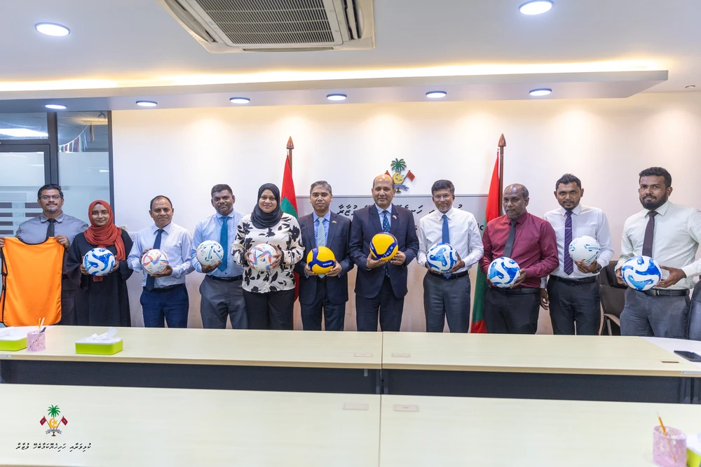 photo for ފޮޓޯ ގެލެރީ: ބަންގްލަދޭޝް އެމްބަސީ އިން ދިވެހިރާއްޖެއަށް ކުޅިވަރު ސާމާނު ހަދިޔާކުރުން