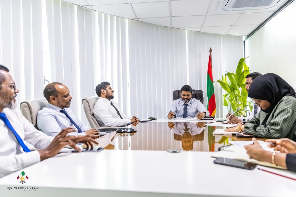 photo for ފޮޓޯ ގެލެރީ: ކިނބިދޫ ދާއިރާގެ މެންބަރާ މިނިސްޓަރ ރާފިޢު ބައްދަލުކުރެއްވުން