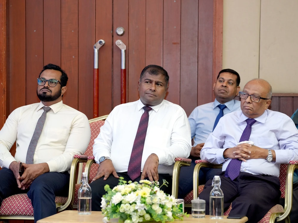 photo for ދިވެހި ޤައުމިއްޔަތު އިއާދަ ކުރުމުގެ މަޝްރޫޢުގެ ތަޢާރަފު ސެޝަނެއް ކުރިއަށް ގެންދިއުން.