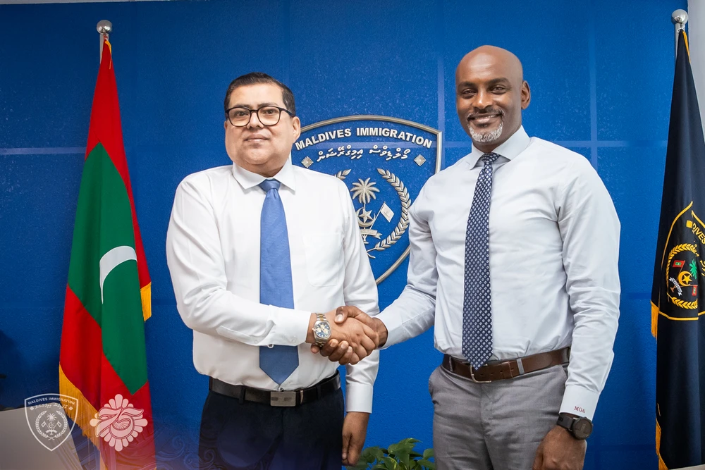 photo for ފޮޓޯ: މިހްޔާރު އުސްމާން އަލްނިފެއިޑީ، ކޮންޓްރޯލަރ ޖެނެރަލް އޮފް އިމިގްރޭޝަނާ ބައްދަލުކުރެއްވުން