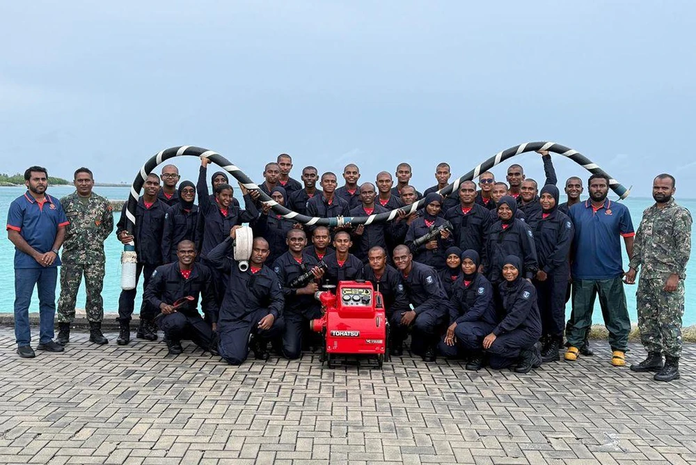 photo for ޕޮލިސް އިނީޝިއަލް ޓްރެއިނިންގ ކޯހުގެ ދަރިވަރުންނަށް، ފަޔަރ ސޭފްޓީ ކުލާހެއް ކުރިއަށް ގެންގޮސްފި