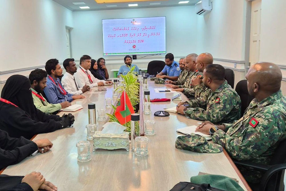 photo for މާލެ އޭރިއާ ކޮމާންޑުގެ ކޮމާންޑަރ، އއ.އަތޮޅުގެ ރަށްތަކުގެ އިދާރާތަކުގެ ވެރިންނާ ބައްދަލުކުރައްވައިފި