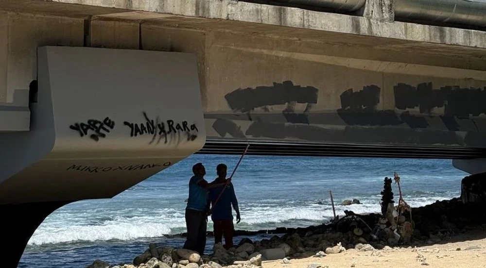 photo for މާލެ ސިޓީގެ އެކި ސަރަހައްދުތަކުގައި ހުރި ގްރެފިޓީތައް ފުހުމުގެ މަސައްކަތް ފަށައިފި