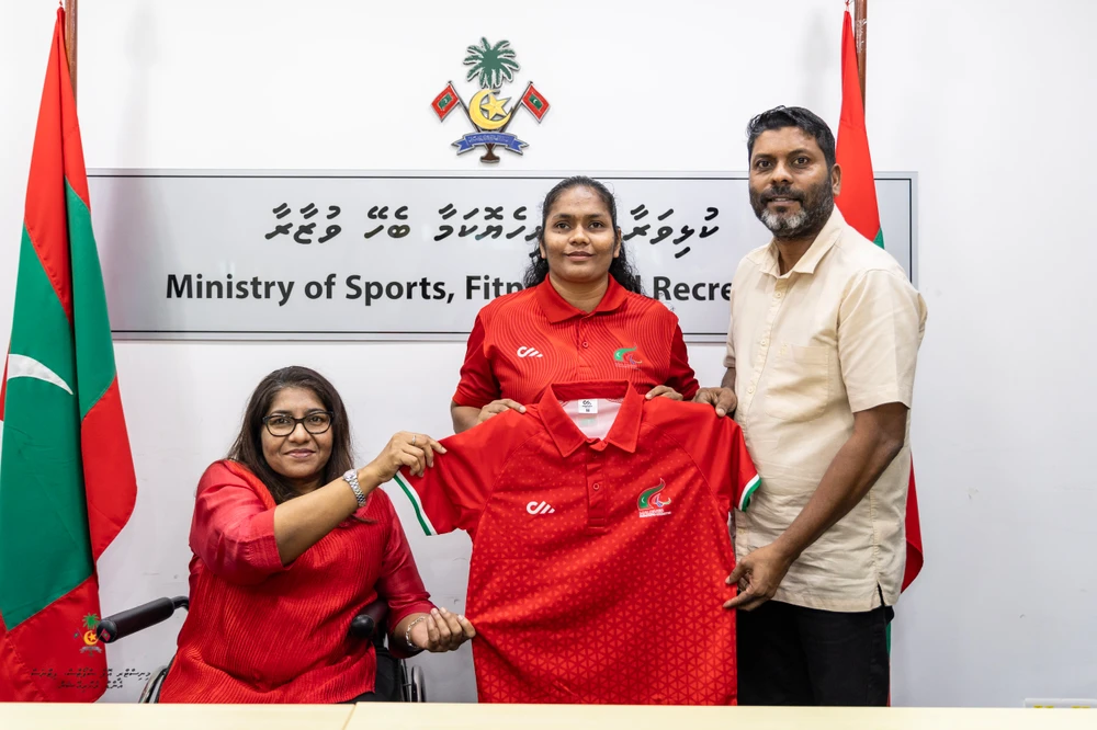 photo for ފޮޓޯ ގެލެރީ: ޕެރަލިމްޕިކް ގޭމްސްގައި ވާދަކުރާ ޓީމަށް ވަޒީރު ރާފިޢު ޖާޒީ ހަވާލްކޮށްދެއްވުން