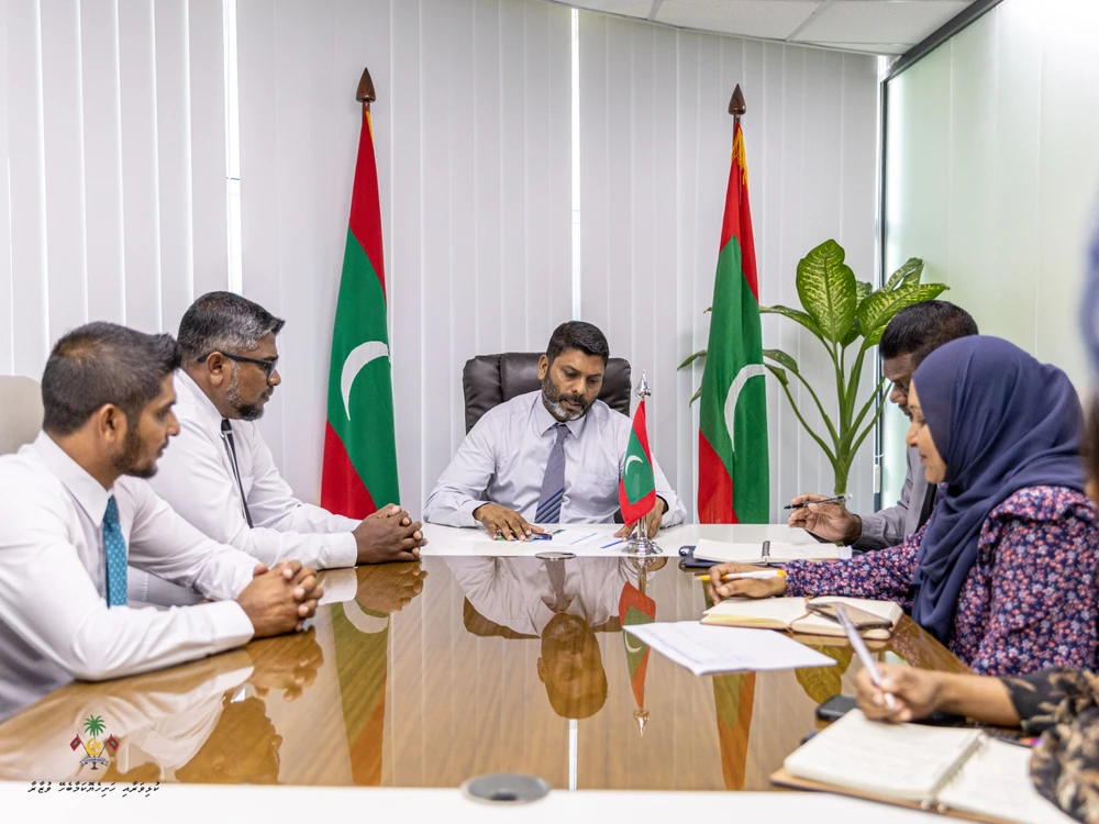 photo for ފޮޓޯ ގެލެރީ: ވަޒީރު ރާފިޢު، ހދ. ހިރިމަރަދޫ ކައުންސިލާ ބައްދަލުކުރެއްވުން