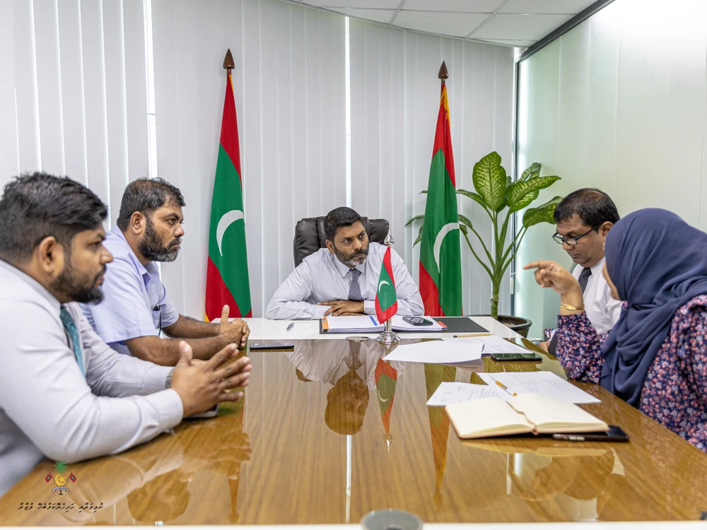 photo for ފޮޓޯ ގެލެރީ: ވަޒީރު ރާފިޢު, ހިތާދޫ ދާއިރާގެ މެންބަރު މުޙައްމަދު ސިރުހާންއާ ބައްދަލުކުރެއްވުން