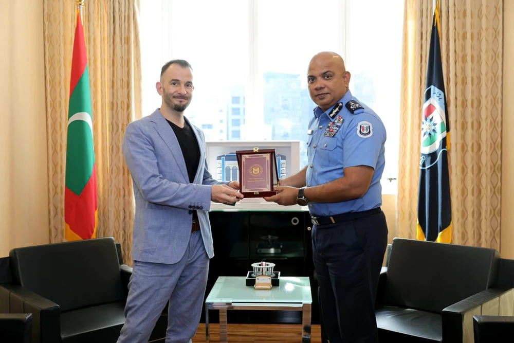 photo for ނިއުދިއްލީގައި ހުންނަ ޖަރުމަން އެމްބަސީގެ ޕޮލިސް ލިއޭޒަން، ސީޕީއާ ބައްދަލުކުރައްވައިފި