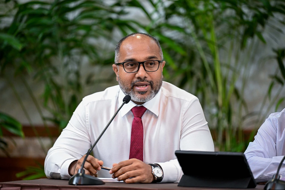 photo for ވަޒީރު އެދިވަޑައިގަތީ ހުއްދަލިބިފަ އޮންނަ ތަންތަނުން އެމްއެމްއޭގެ ރޭޓުގައި ޑޮލަރު މާރުކުރުމަށް