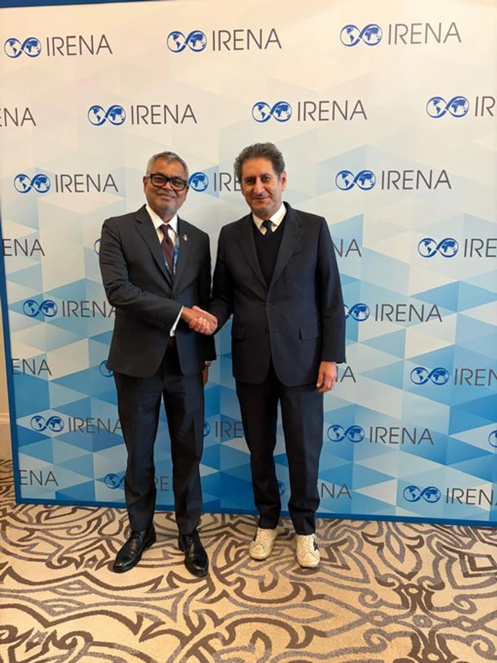 photo for މިނިސްޓަރު ޠާރިޤް އިބްރާހީމް އަބޫދާބީގައި އައިރީނާގެ ޑައިރެކްޓަރ ޖެނެރަލާ ބައްދަލުކުރައްވައިފި