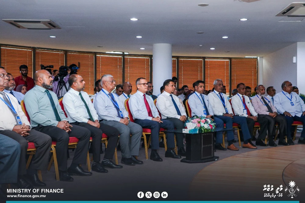 photo for “އިދާރީ ދާއިރާތަކުގައި އާންމު މަސައްކަތްތައް ހަރުދަނާ ކުރުމުގެ ވޯކްޝޮޕް" ފެށުމުގެ ރަސްމިއްޔާތުގެ ތެރެއިން.