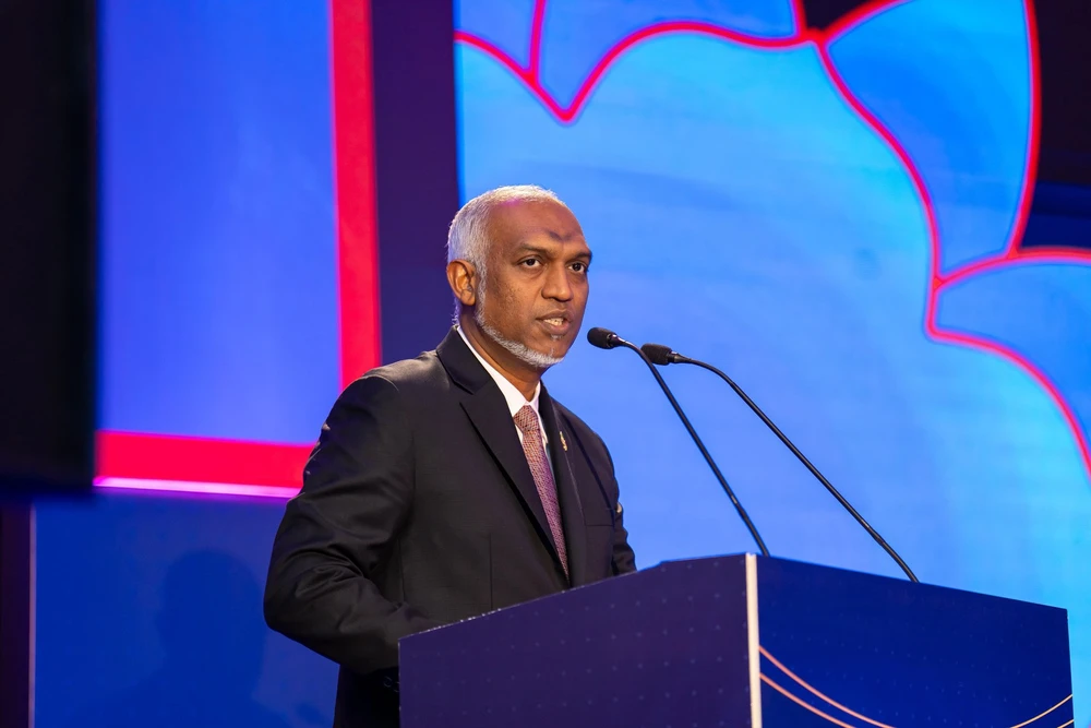 photo for ދެހެއްޓެނިވި އިންވެސްޓްމެންޓުތަކަށް ރާއްޖެ ހުޅުވާލައި ވާދަވެރި އިޤްތިޞާދެއް ބިނާކުރުމުގެ މަސައްކ