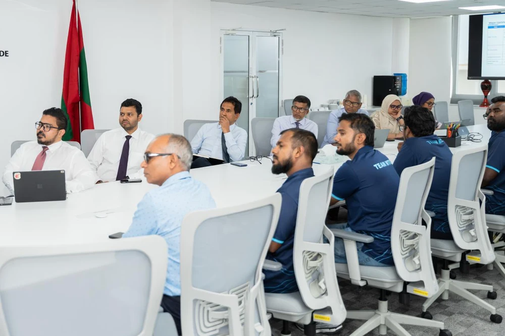 photo for އާންމު ދަތުރުފަތުރުގެ މަސައްކަތްތަކާ ގުޅޭގޮތުން މިނިސްޓަރ އެމް.ޓީ.ސީ.ސީގެ އިސްވެރިންނާ ބައްދަ