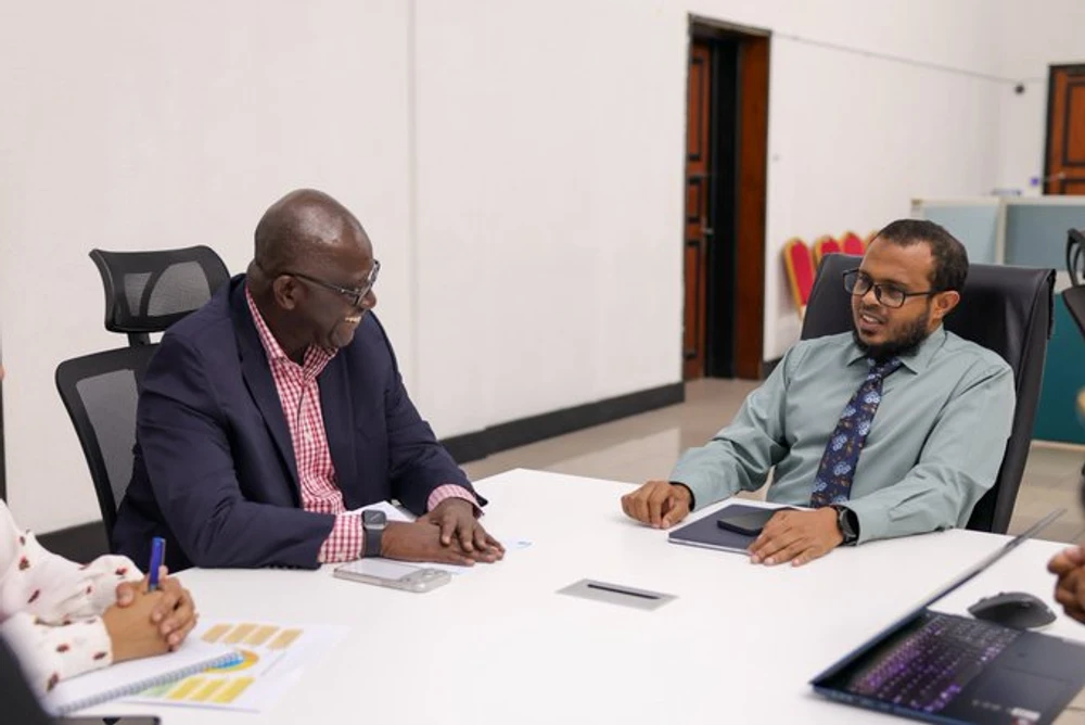 photo for  މޫސުމީ ބަދަލުތަކުން ކުރާ އަސަރުތައް ކުޑަކުރުމާ ގުޅޭގޮތުން ޔުނިސެފާ އެކު މަޝްވަރާކޮށްފި