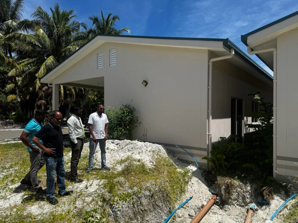 photo for މ. ކޮޅުފުއްޓާއި ތ. ވިލުފުށީގެ ހައުސިންގެ ފެނާއި ނަރުދަމާގެ މަސައްކަތްތައް މިނިސްޓްރީން ބަލައިފި