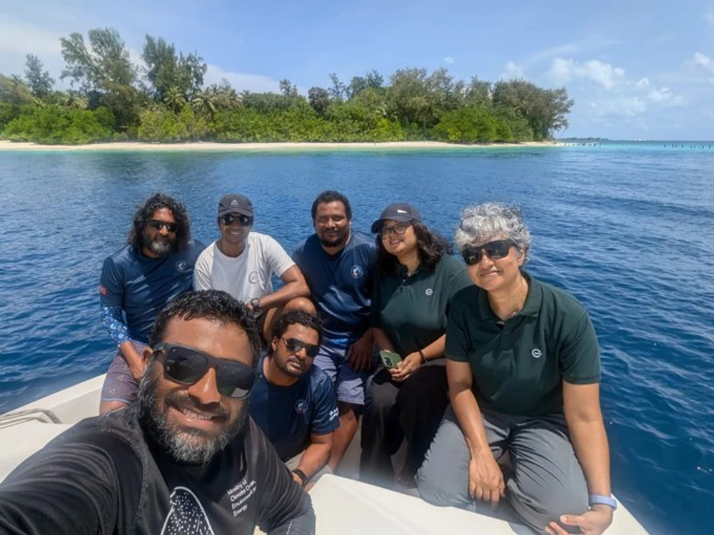 photo for ދެކުނު އަރިއަތޮޅުގެ ހިމާޔަތްކޮށްފައިވާ ސަރަޙައްދު ބެލެހެއްޓުމަށް ބޭނުންވާ ސާމާނު ހަވާލުކޮށްފި