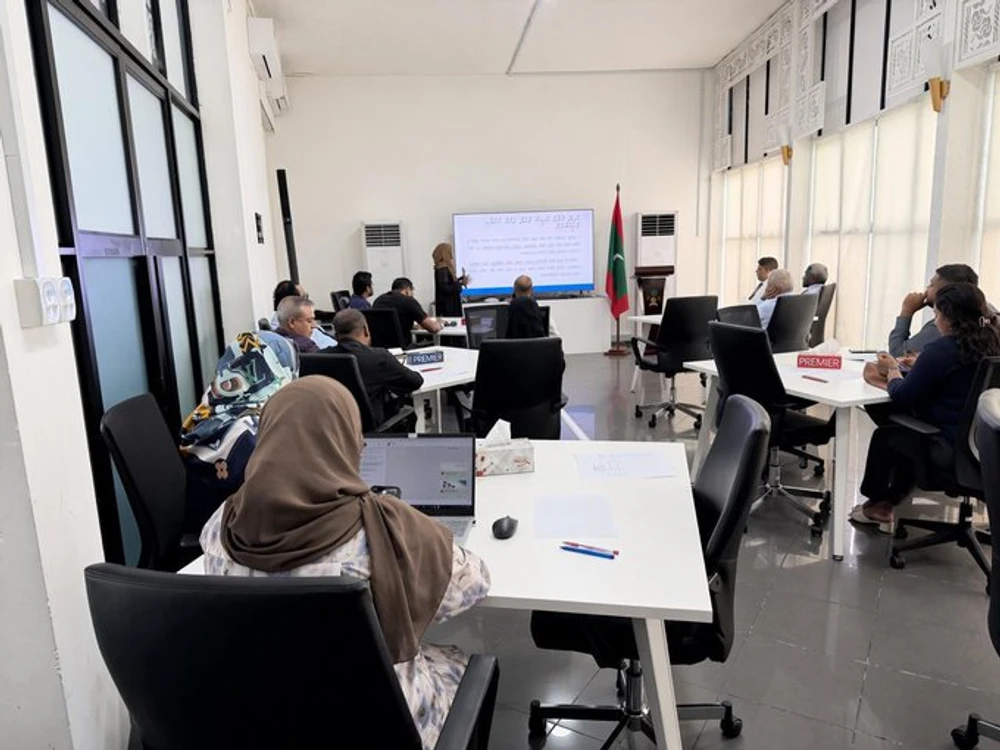 photo for ތެލާއި ގްރީސް ކޮންޓްރޯލްކުރުމާ ބެހޭ އުސޫލަށް މަޝްވަރާކުރުމަށް މަސައްކަތު ބައްދަލުވުމެއް ބާއްވައިފި