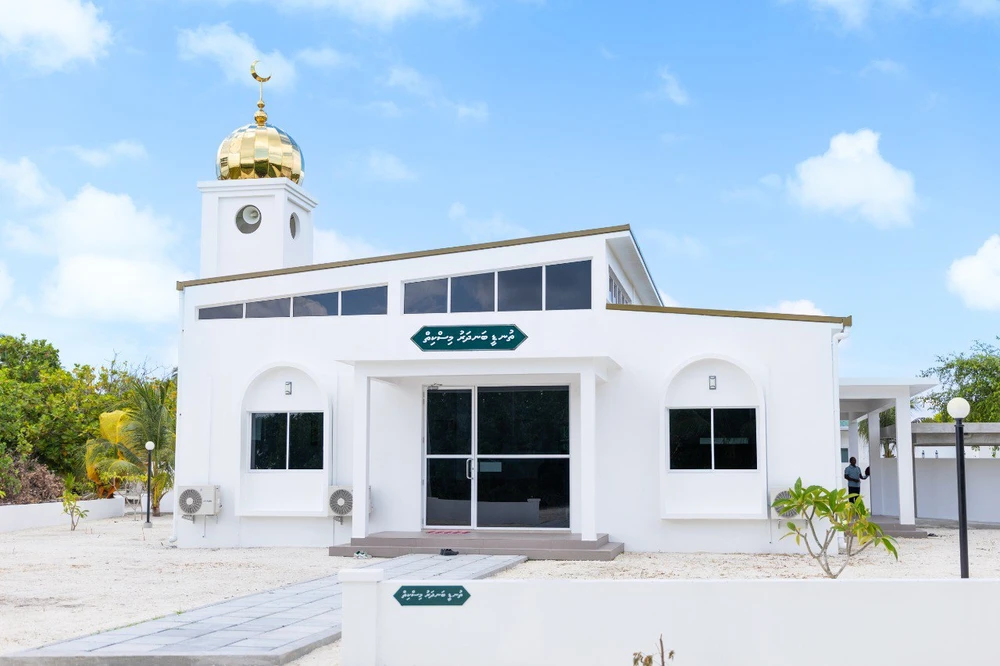 photo for ލ. ގަމުގައި ހެޔޮއެދޭ ފަރާތަކުން ބިނާކޮށްދެއްވި އައު މިސްކިތް ރަސްމީކޮށް ހުޅުވައިފި