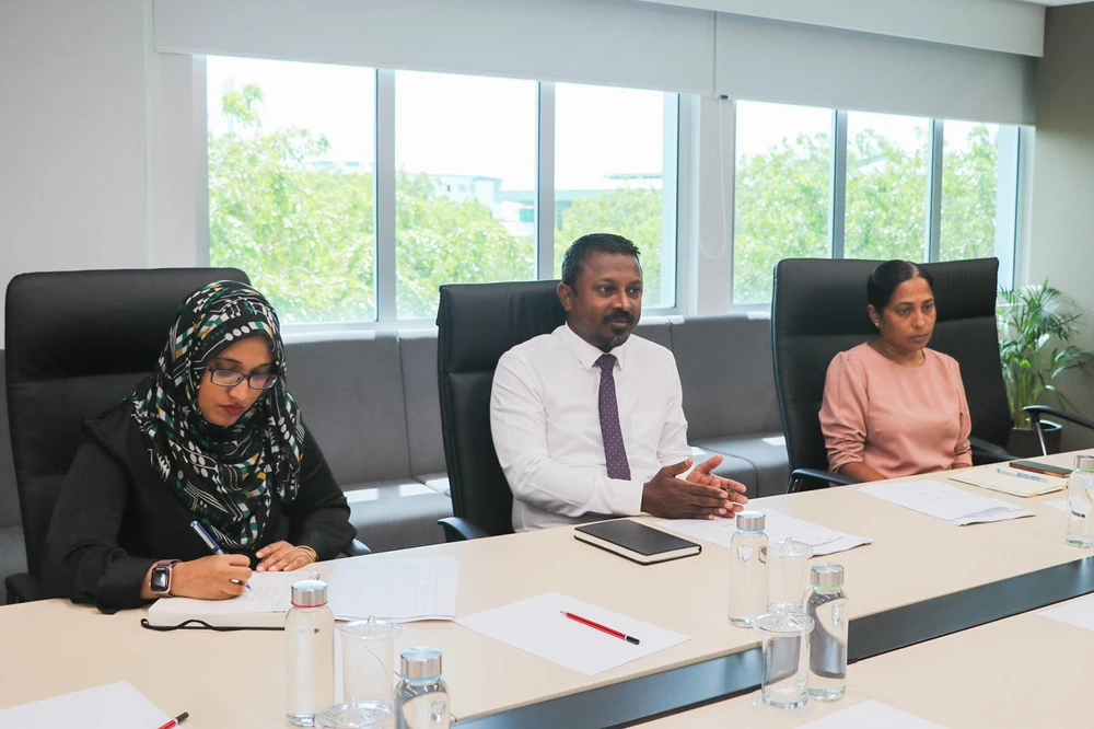 photo for އޭޖީ އަޙްމަދު އުޝާމް އޮޑިޓަރ ޖެނެރަލް ޙުސައިން ނިޔާޒީއާ ބައްދަލުކުރެއްވުން