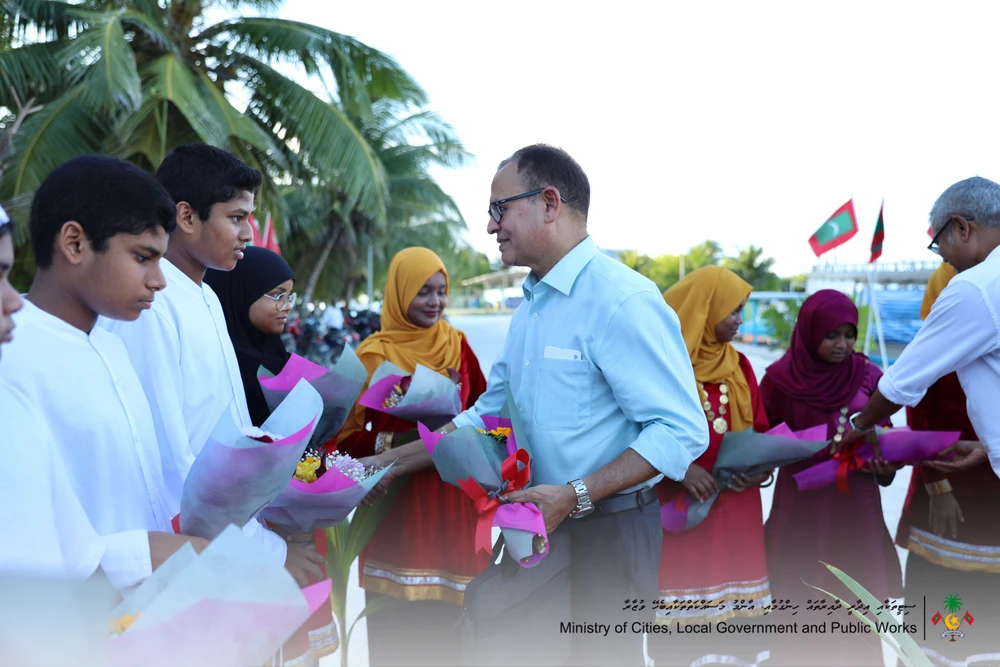 photo for ވަޒީރު އާދަމް ޝަރީފު ޢުމަރު އދ. ދިގުރަށަށް ވަޑައިގަތުމުން ދެންނެވި ހޫނު މަރުޙަބާގެ ތެރެއިން