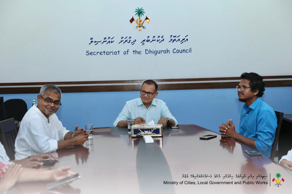 photo for ވަޒީރު އާދަމް ޝަރީފު ޢުމަރު އދ. ދިގުރަށު ކައުންސިލާ ބައްދަލު ކުރެއްވުން. 