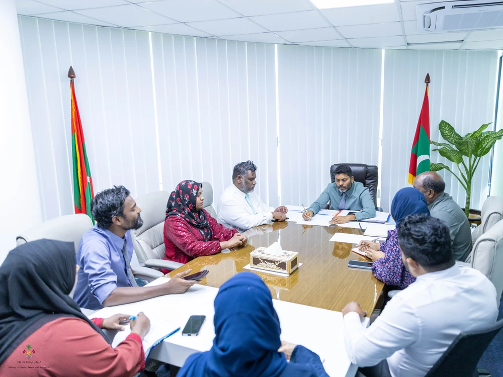 photo for ފޮޓޯ ގެލެރީ: ވަޒީރު ރާފިޢު، އދ. ހަންޏާމީދޫ ކައުންސިލާއި ބައްދަލުކުރެއްވުން