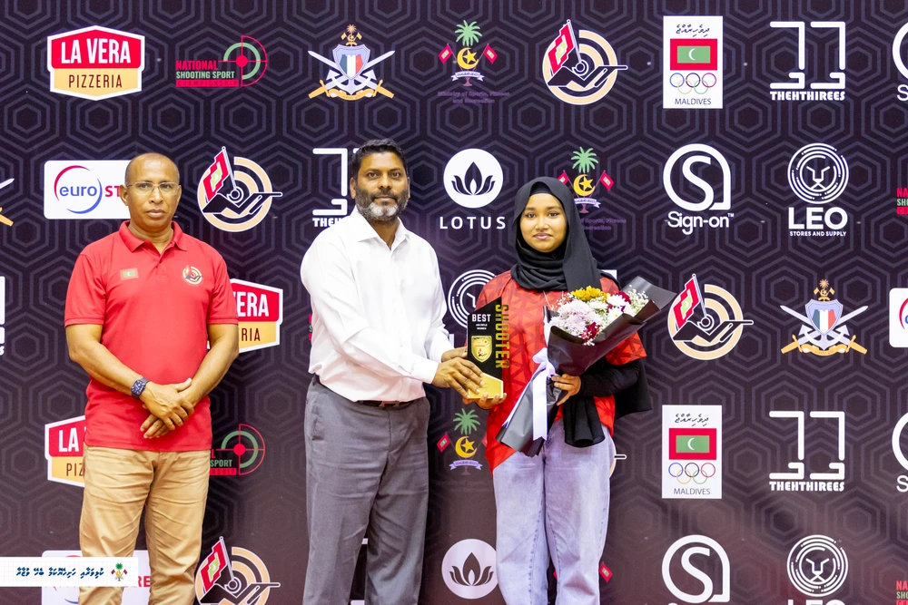 photo for ވަޒީރު ރާފިޢު، ޤައުމީ ޝޫޓިން މުބާރާތުގެ އިނާމް ދިނުމުގެ ރަސްމިއްޔާތު ޝަރަފްވެރިކޮށްދެއްވައިފި