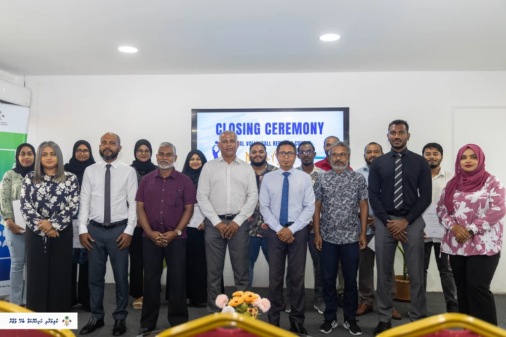 photo for ފޮޓޯ ގެލެރީ: ގައުމީ ވޮލީބޯޅަ ރެފްރީންގެ ތަމްރީނު ކޯސް ނިމުމުގެ ރަސްމިއްޔާތު