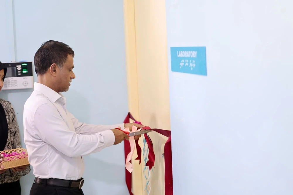 photo for ހޯނޑެއްދޫ ސިއްޙީ މަރުކަޒުގައި ލެބޯޓްރީގެ ޚިދުމަތް ފަށައިފި