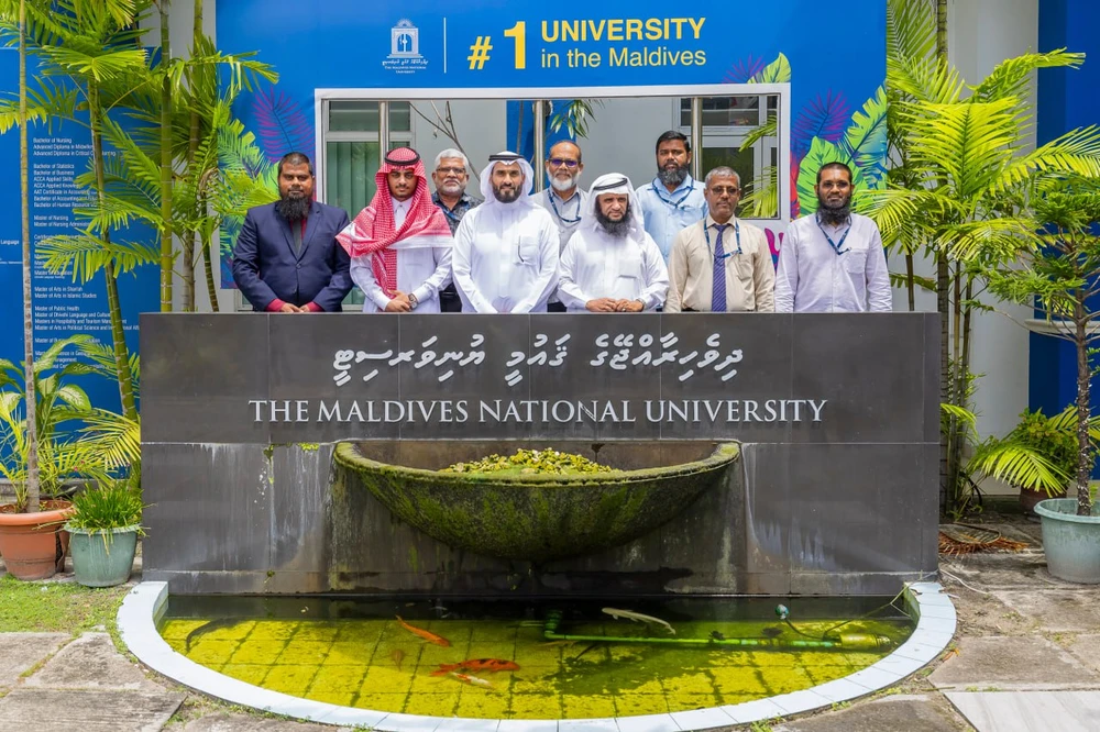 photo for ދުކްތޫރު ޙަމްދާން ބިން ޙުމައިދު ބިން ބުރައިކް އައްސުލަމީ އެމްއެންޔޫއަށް ޒިޔާރަތްކުރެއްވުން