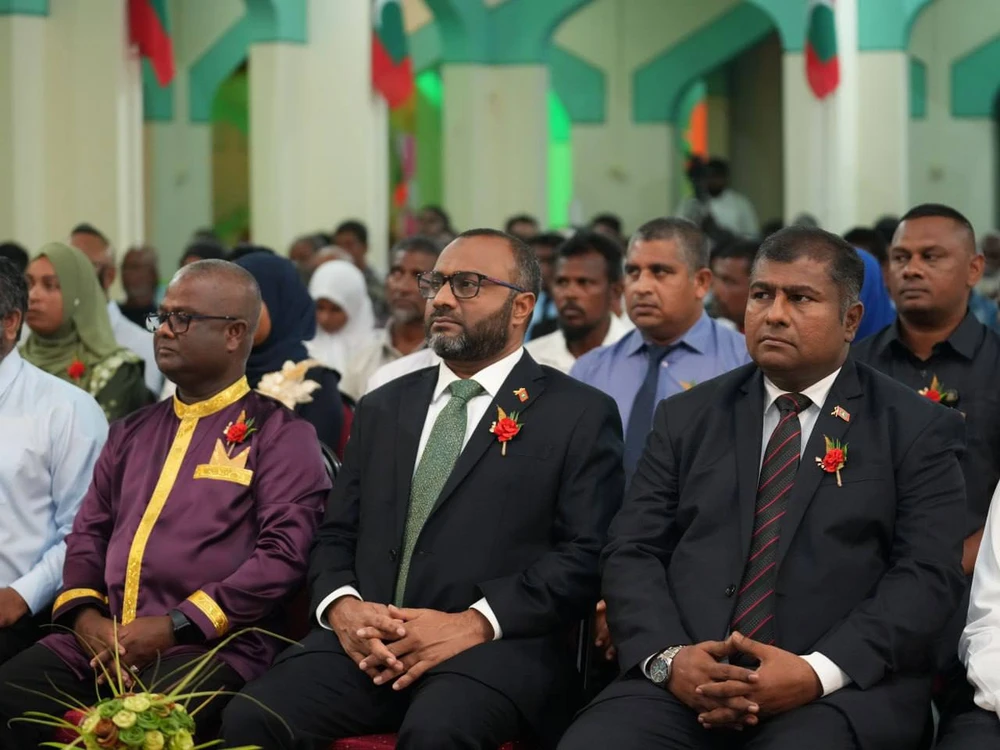 photo for ފޮޓޯ: އުތީމުގައި ބޭއްވި ޤައުމީ ދުވަހުގެ ޖަލްސާގައި ވަޒީރު ބައިވެރިވެވަޑައިގަތުން