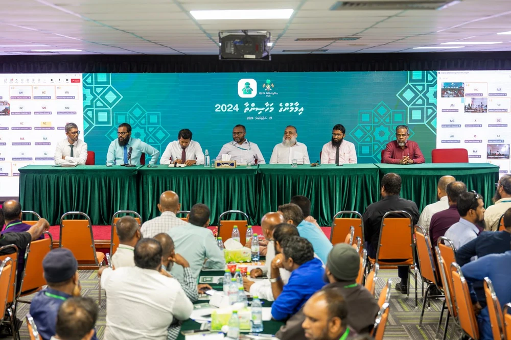 photo for ފޮޓޯ: އިމާމުން މަހާސިންތާގެ 4 ވަނަ ދަންފަޅި!