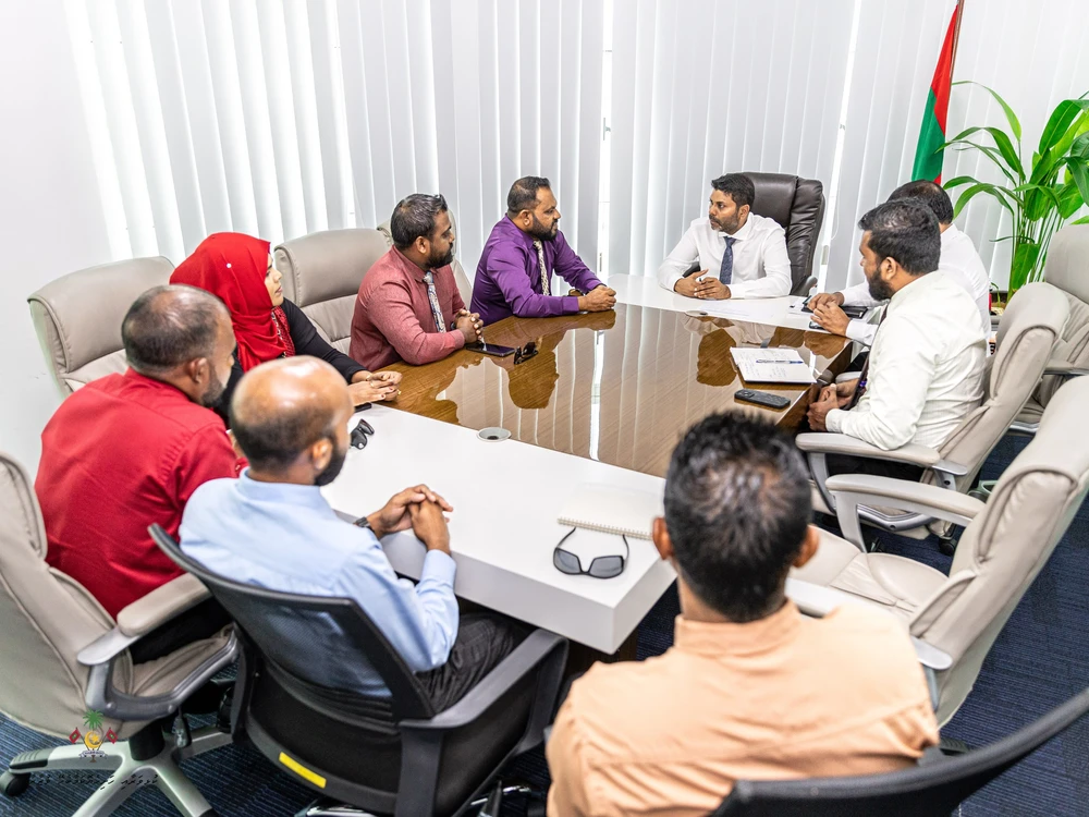 photo for ފޮޓޯ ގެލެރީ: ގއ.ގެމަނަފުށި ކައުންސިލާއި ވަޒީރު ރާފިޢު ބައްދަލުކުރެއްވުން 