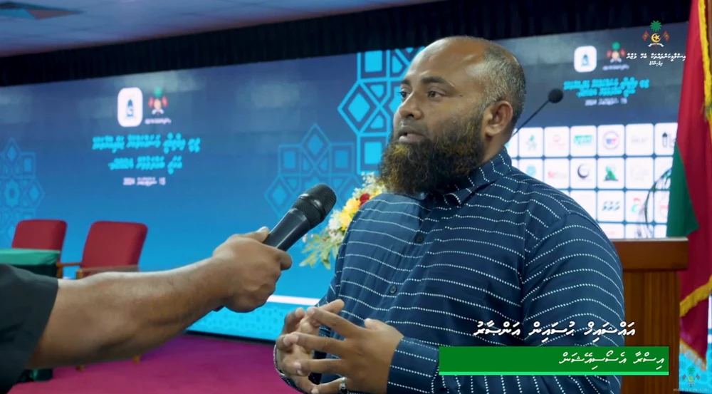 photo for ވީޑިއޯ: ޖަމްޢިއްޔާތަކުގެ ބައްދަލުވުމުގައި ބައިވެރިއެއްގެ ޝުޢޫރު