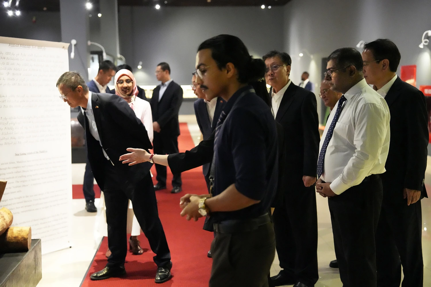 photo for އެންޕީސީއެސްސީ ވައިސް ޗެއާމަން، ޤައުމީ ދާރުލްއާސާރަށް ޒިޔާރަތް ކުރައްވައިފި