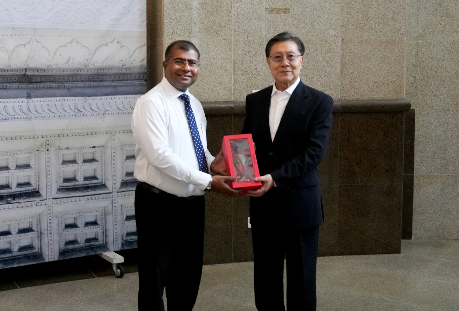 photo for އެންޕީސީއެސްސީ ވައިސް ޗެއާމަން، ޤައުމީ ދާރުލްއާސާރަށް ޒިޔާރަތް ކުރައްވައިފި