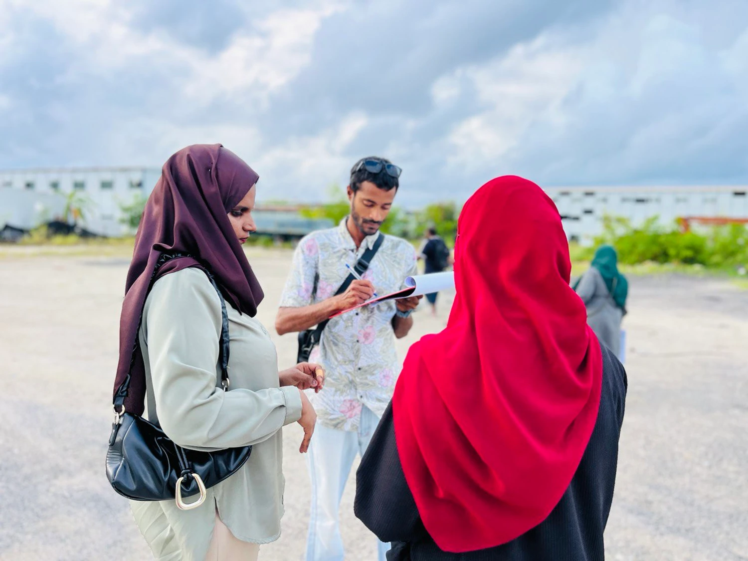 photo for ބިންވެރިޔާ ސްކީމްގެ ދަށުން އިތުރު 23 ގޯތި ވެރިފަރާތާ ހަވާލުކޮށްފި