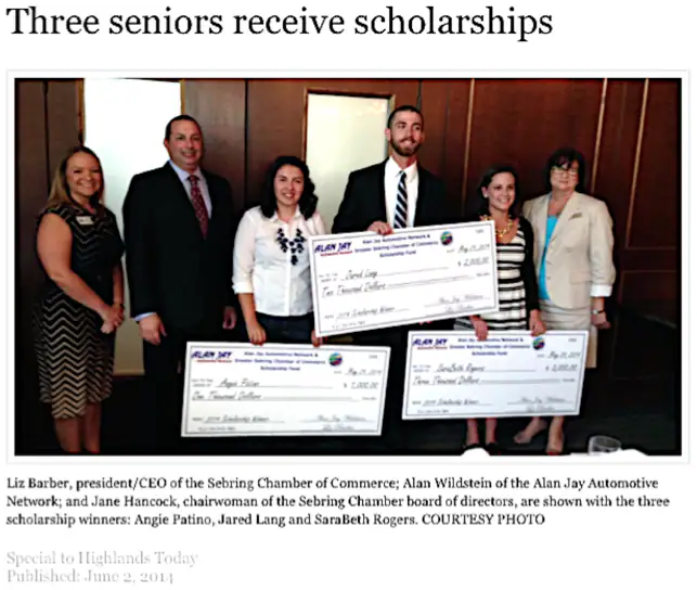 seniors_receive_scholarships