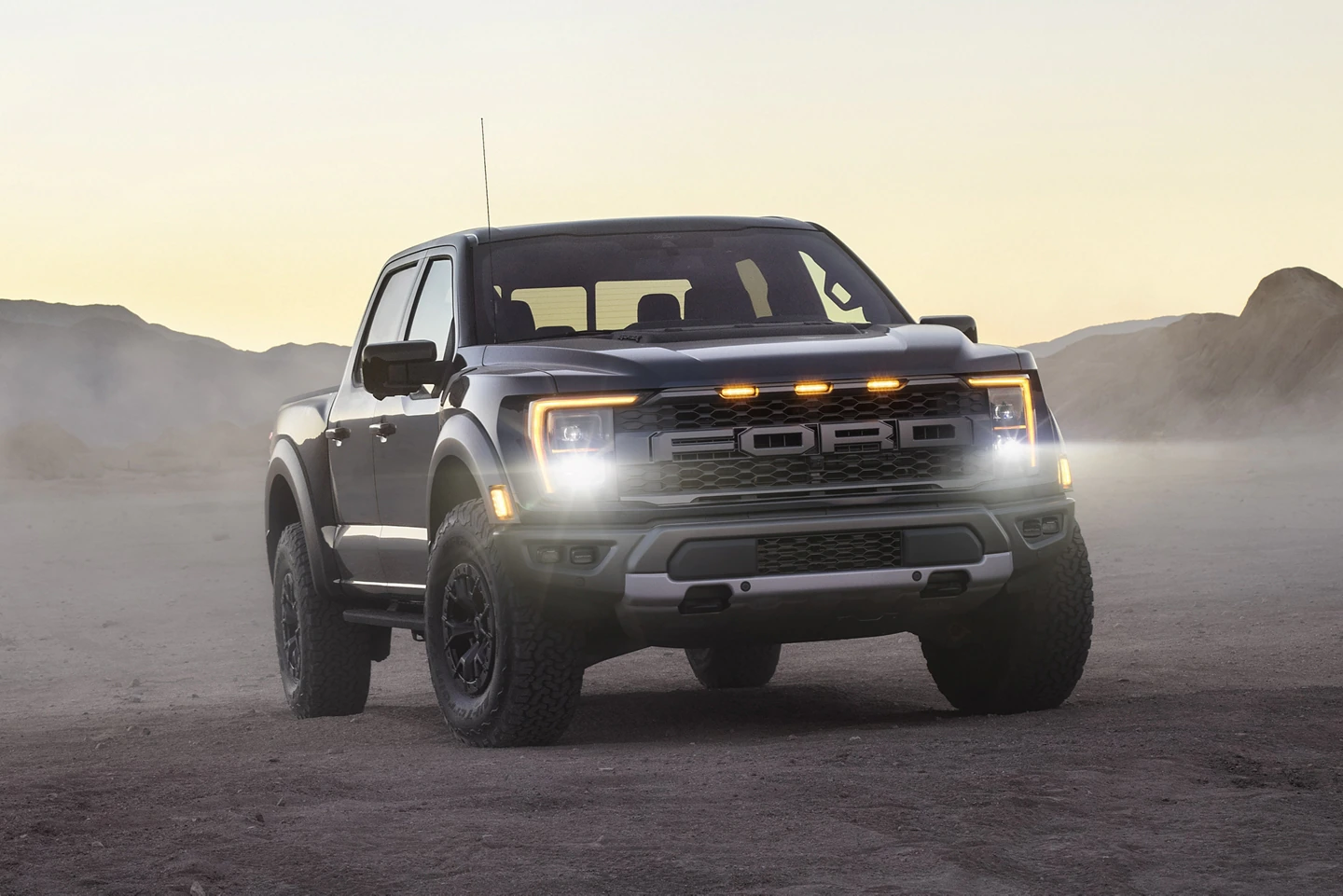 2025 Ford F-150 Raptor Exterior