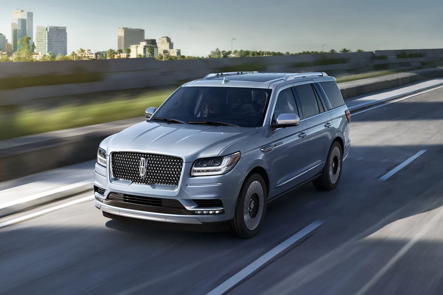 2021 Lincoln Navigator On The Road