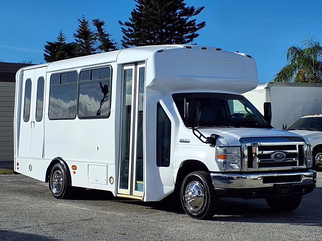 How to Make Money with a Shuttle Bus: Your Complete Guide to Starting a Profitable Shuttle Service
