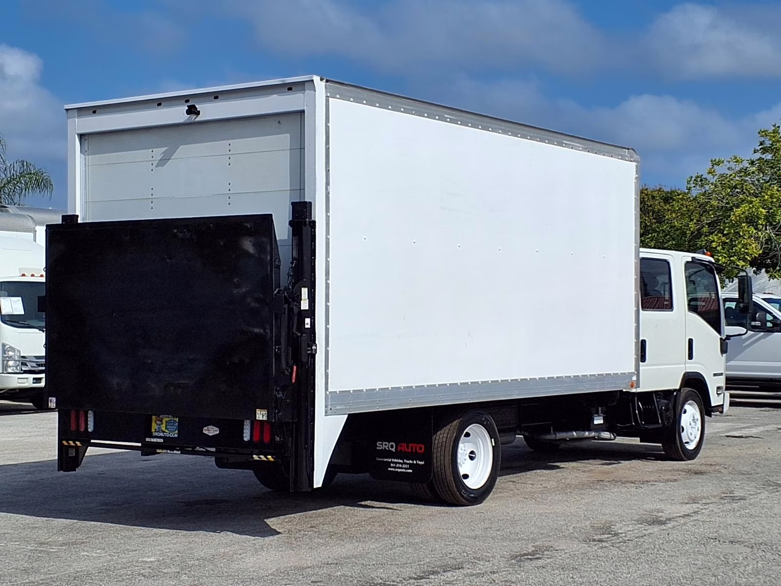 Essential Criteria to Demand When Buying a Box Truck Online