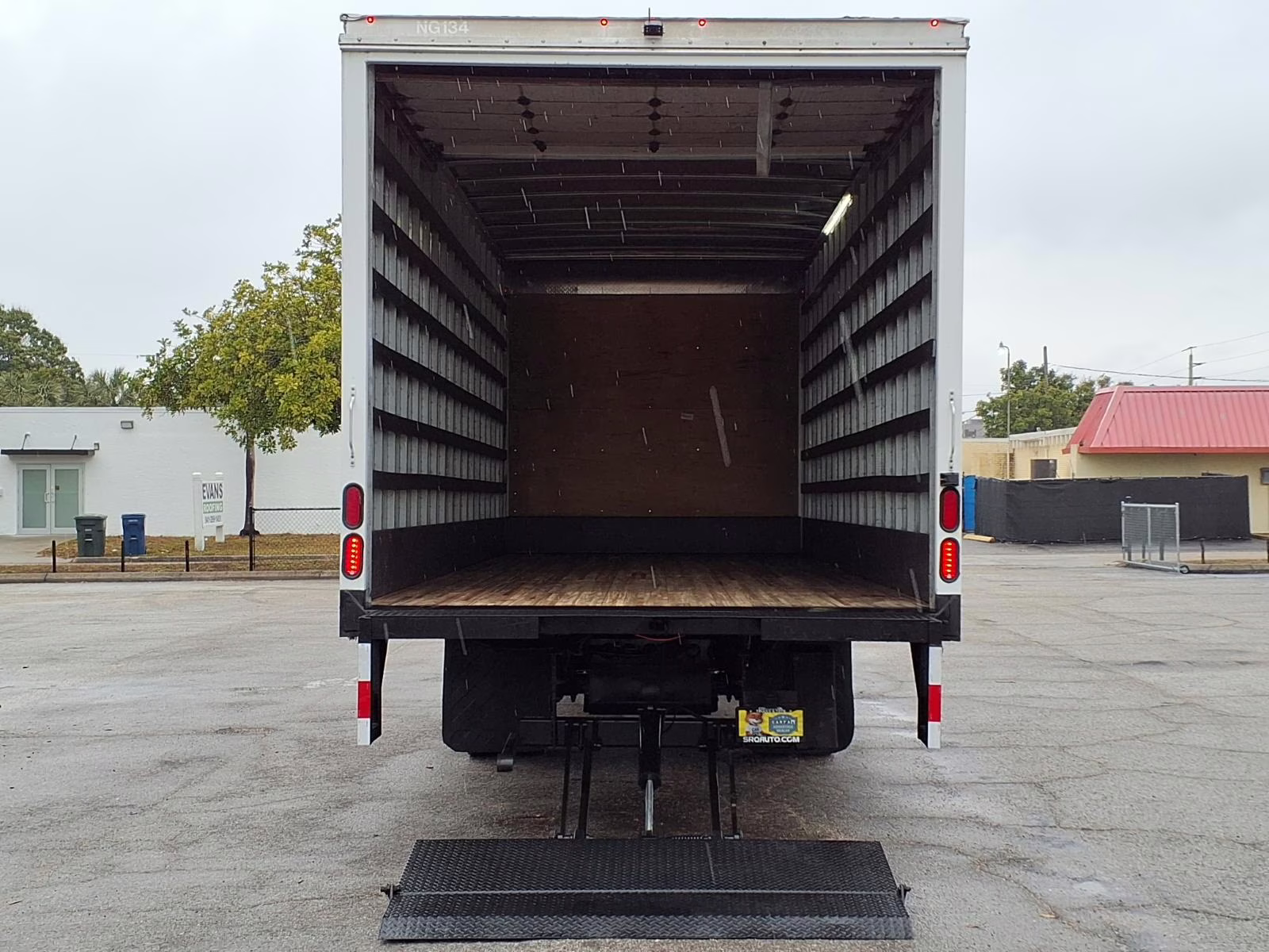Exploring the Benefits of Buying an Isuzu NPR for Your Business