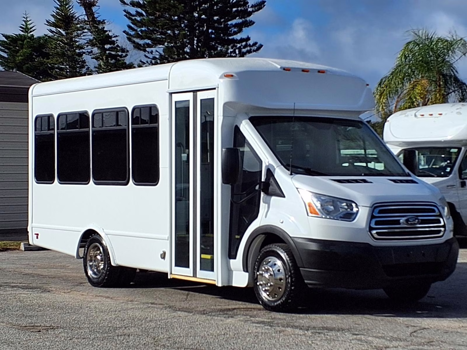 The No-CDL Guide: Best 15-Passenger Shuttle Buses for Florida Churches