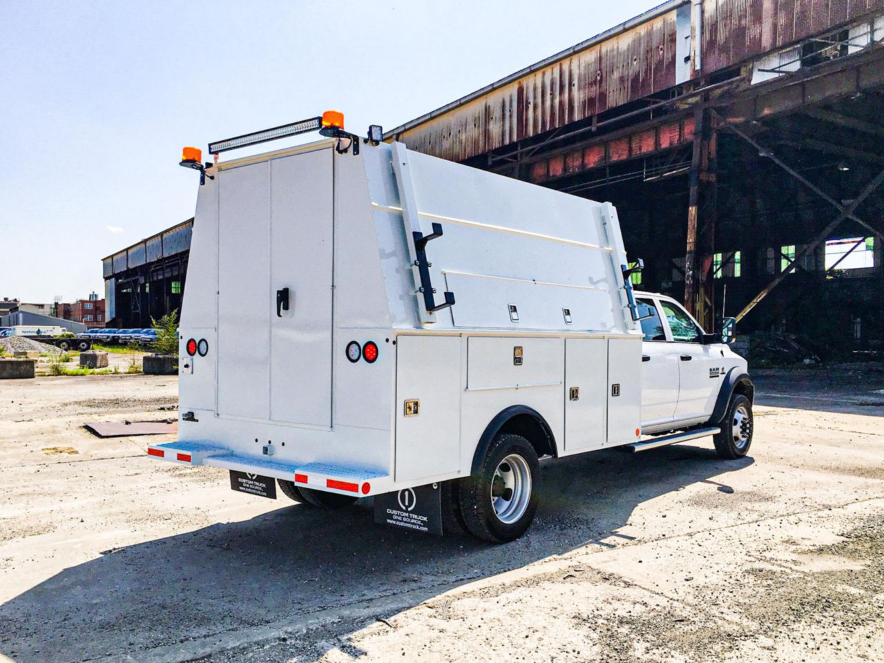 Exploring the Benefits and Availability of Commercial Trucks for Sale in Bradenton