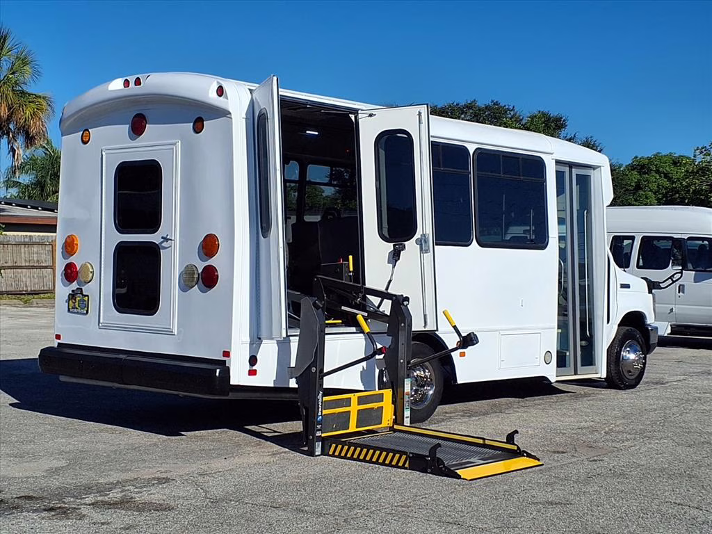 Finding Quality Pre-Owned Shuttle Buses for Sale in Florida: Your Complete Guide with SRQ Auto LLC