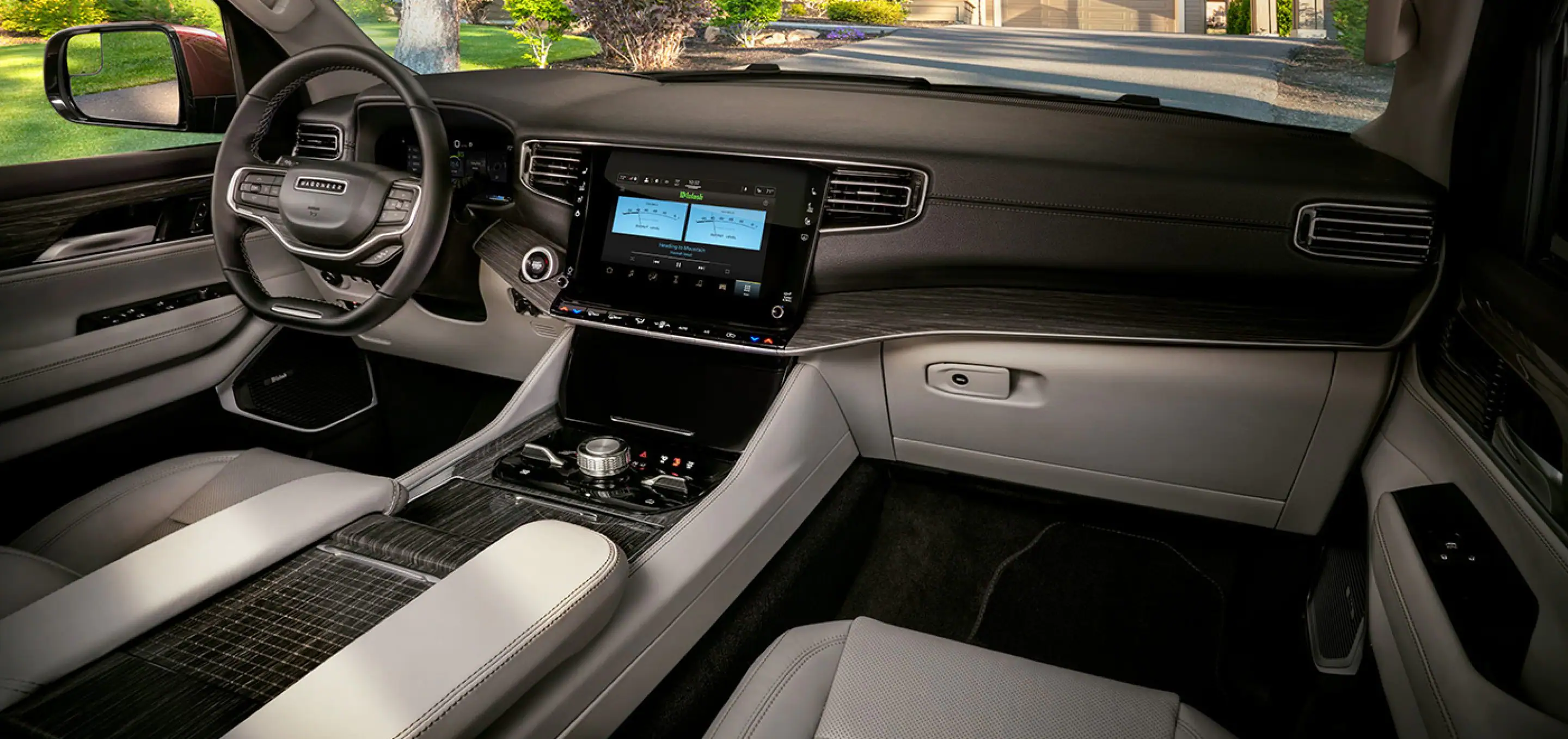 2023 Jeep Wagoneer Interior