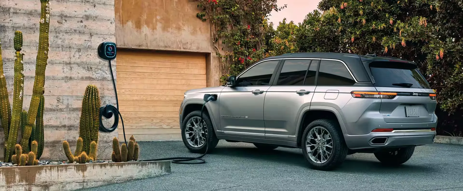 2025 Jeep Grand Cherokee 4Xe Charging