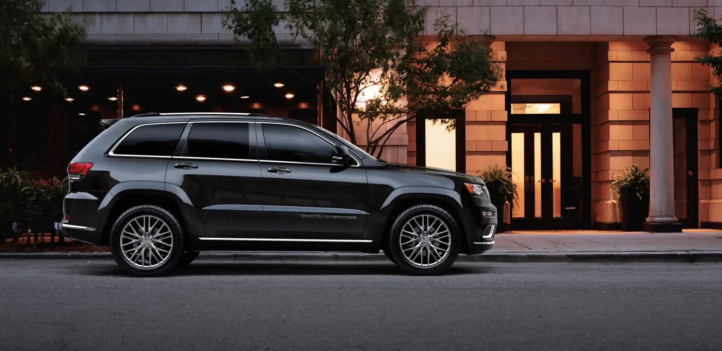 2018 Jeep Grand Cherokee Gallery Summit Side Profile